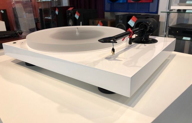 PRO-JECT X1 WHITE 1.jpg